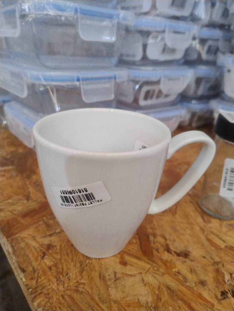 Caneca de cerâmica branca