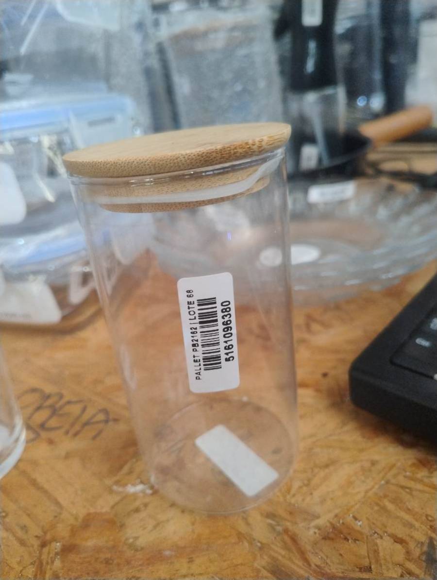 Pote de vidro com tampa de bambu