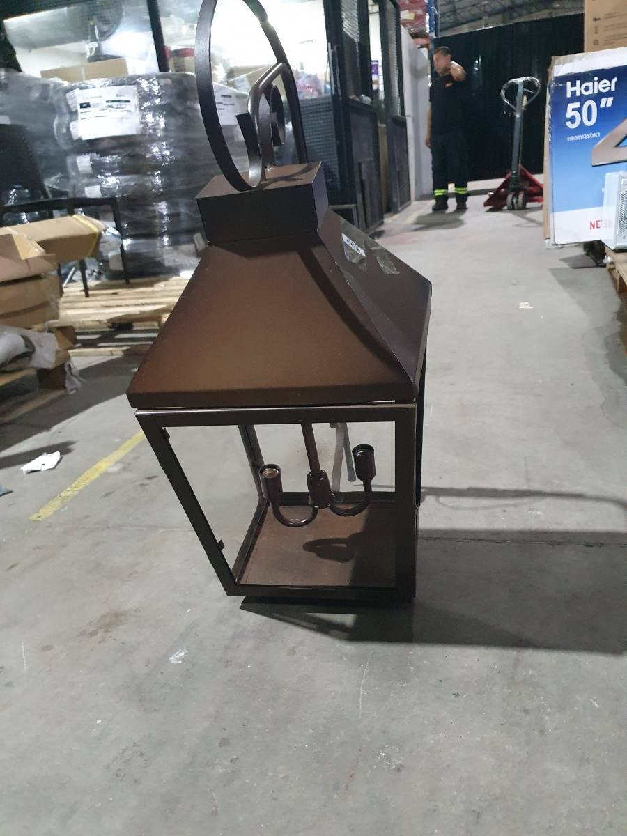 Lanterna decorativa de metal com vidro
