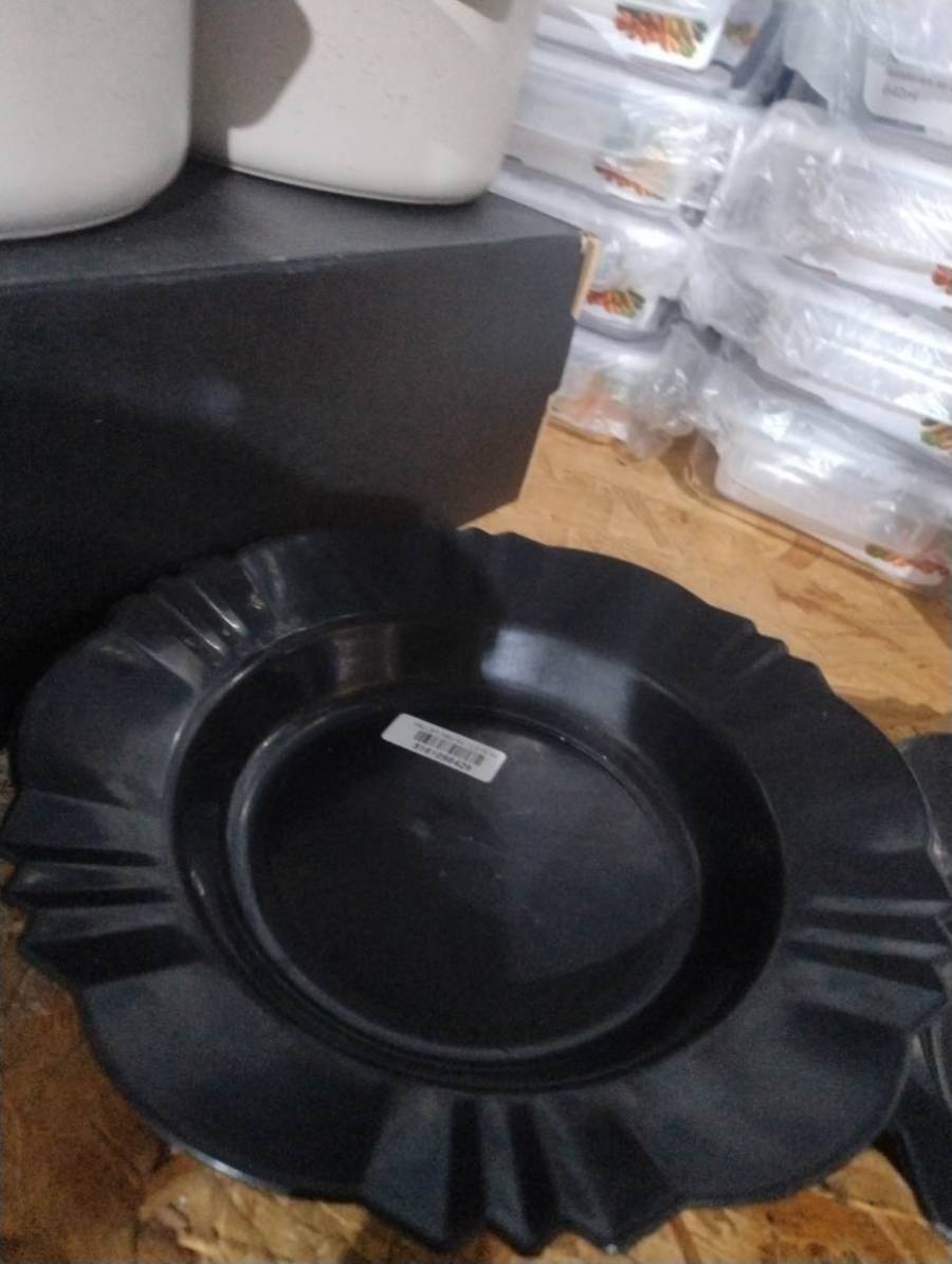 Prato plástico preto