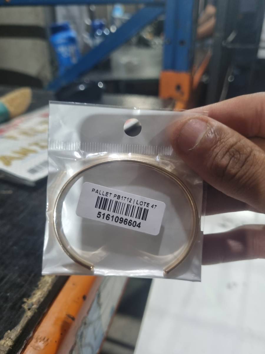 Pulseira metálica dourada
