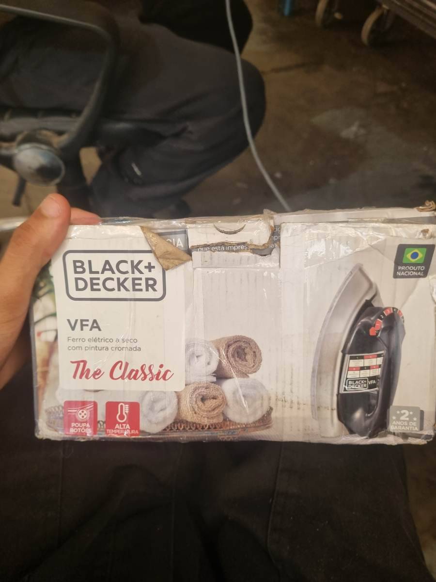 Ferro elétrico a seco com pintura cromada