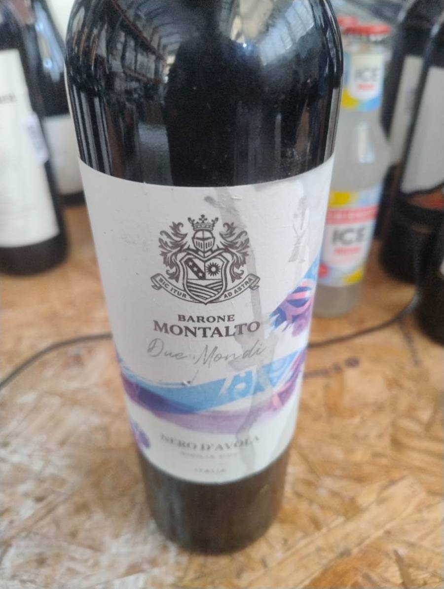 Vinho Barone Montalto Nero d'Avola