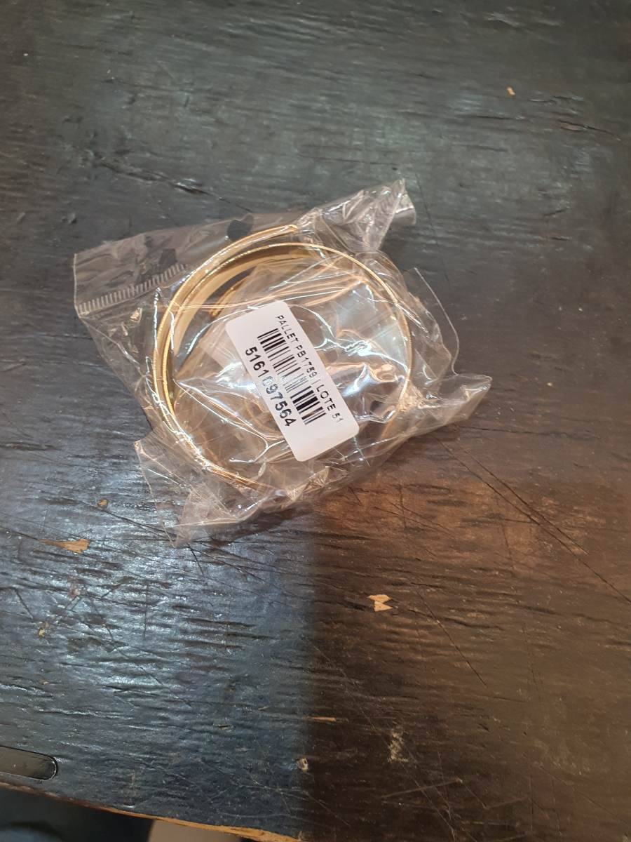 Pulseira metálica dourada