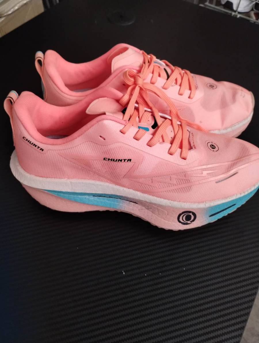 Tênis esportivo feminino