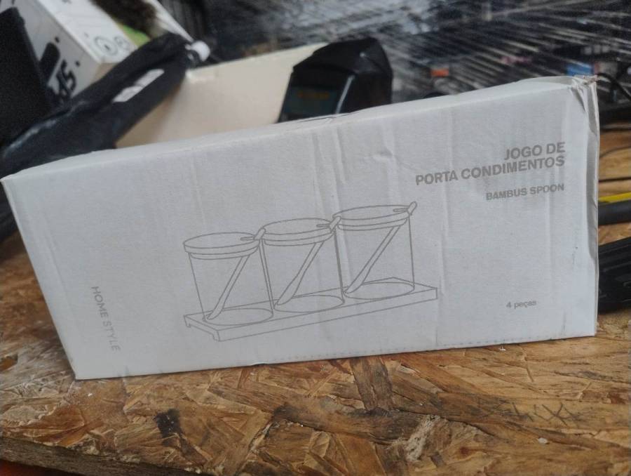 Jogo de porta condimentos com 4 peças