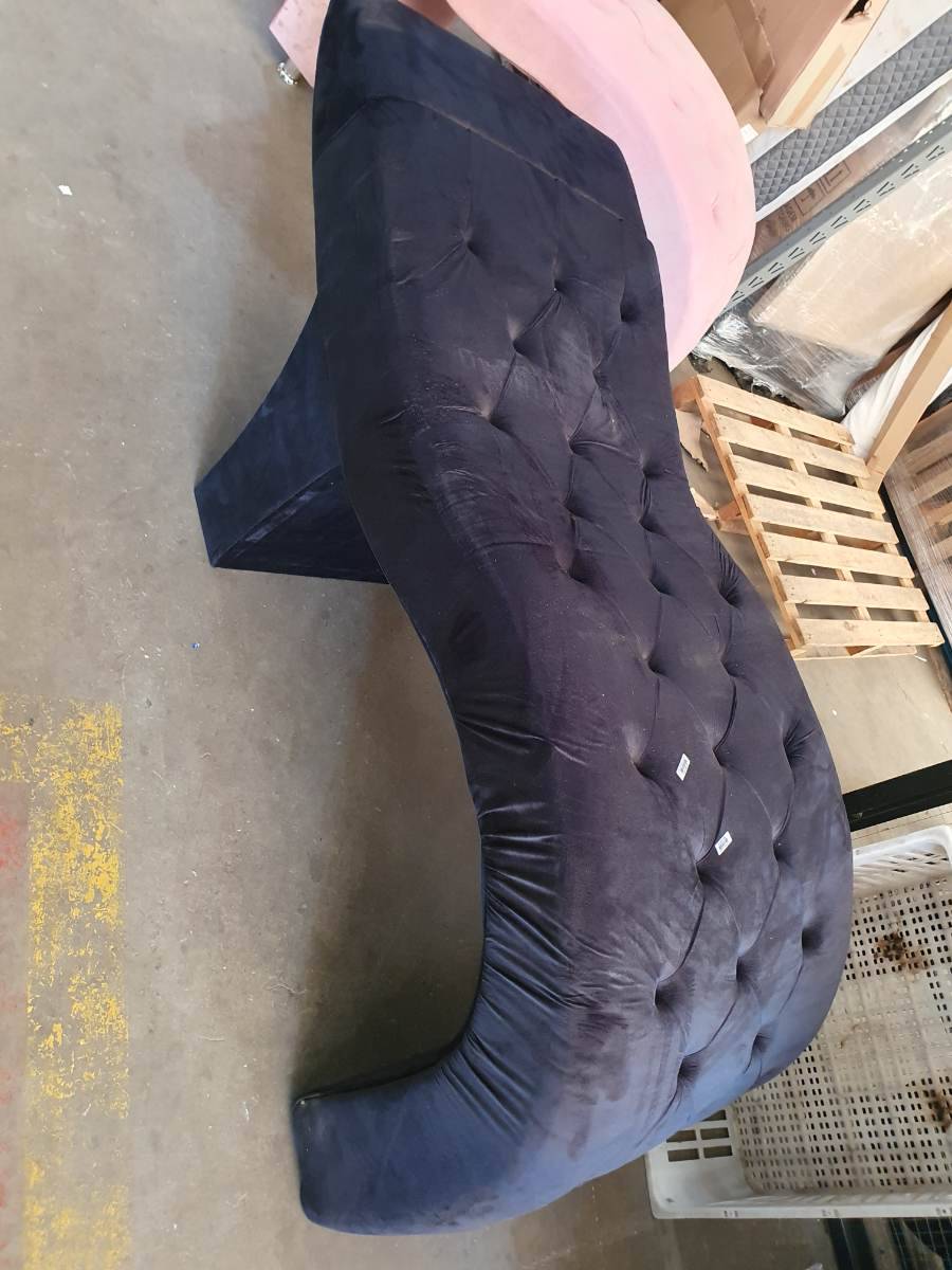 Macacão preta estofada