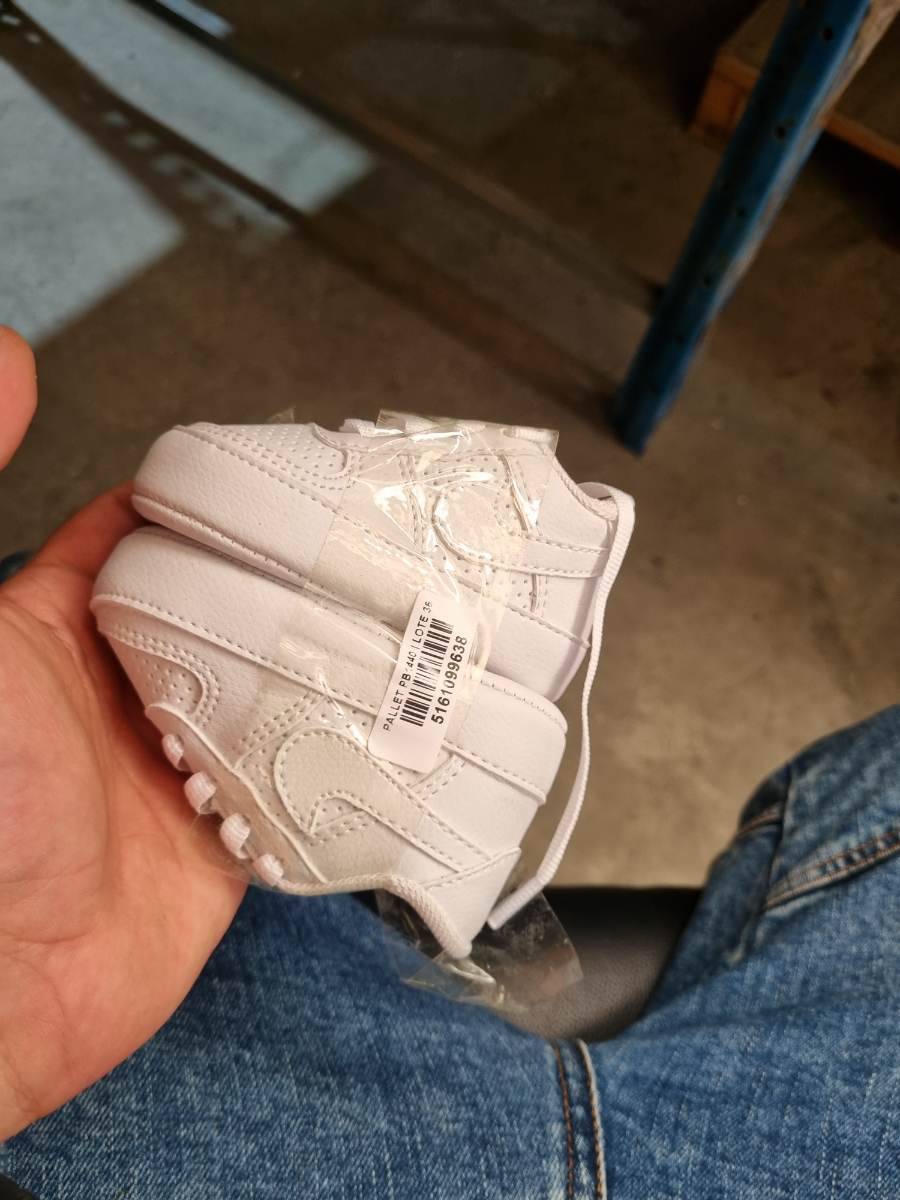 Tênis branco infantil