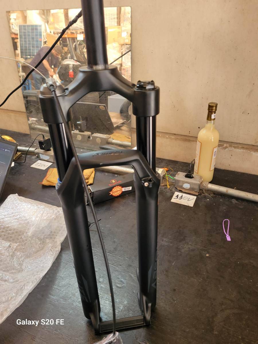 Suspensão dianteira para bicicleta
