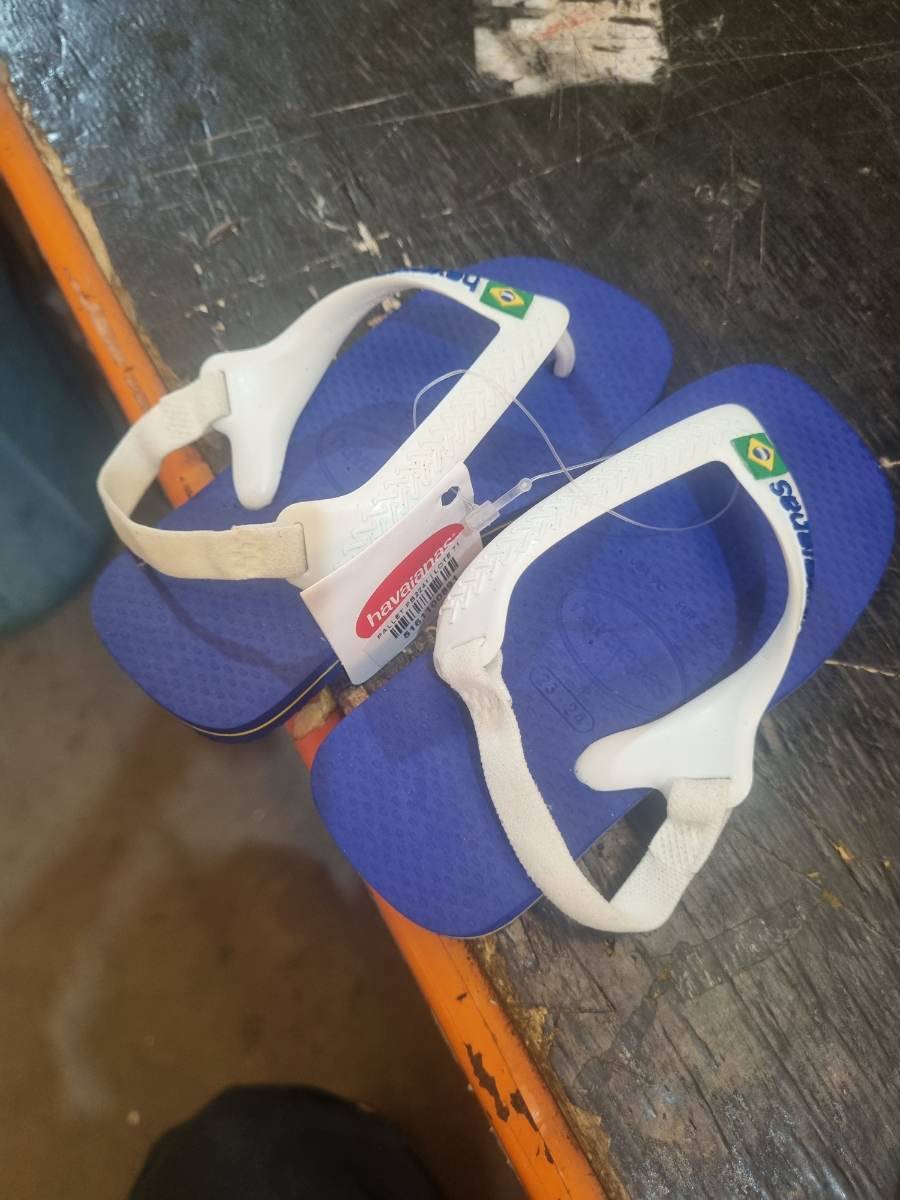 Chinelo infantil com tira traseira