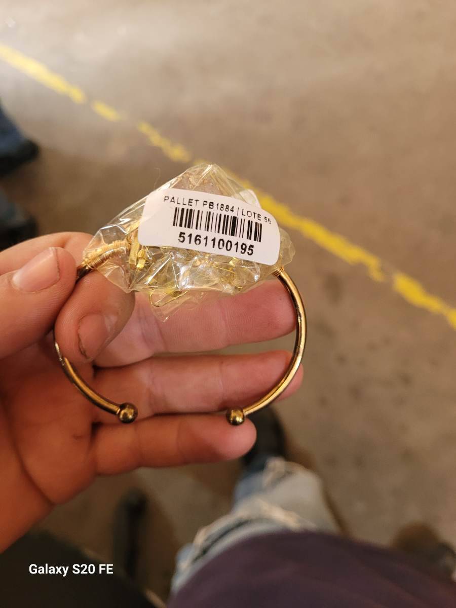 Pulseira metálica dourada