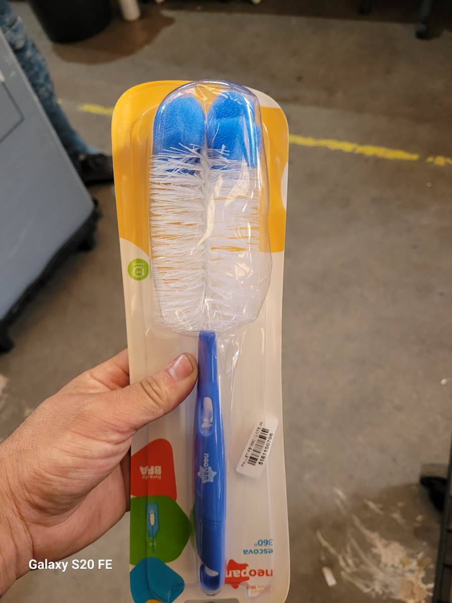 Escova para limpeza de mamadeiras e bicos