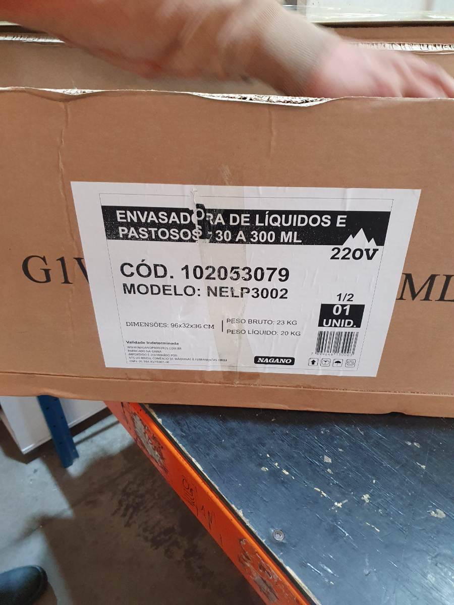 Envasadora de líquidos e pastosos 30 a 300 ml