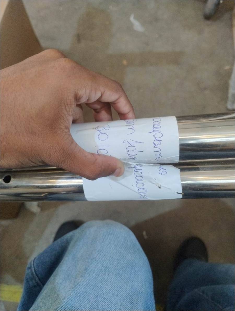 Conjunto de tubos metálicos cromados