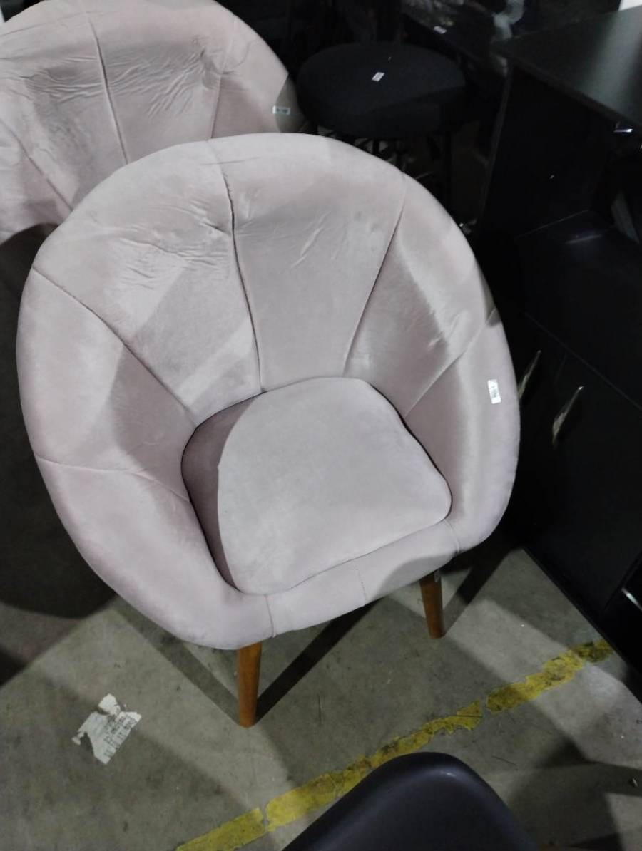 Poltrona de tecido com almofada