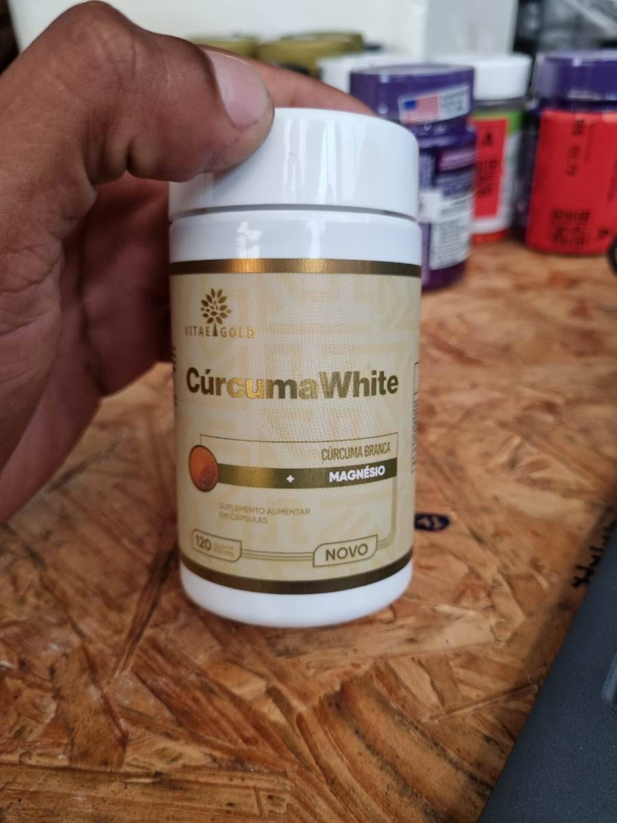 Suplemento alimentar em cápsulas de Cúrcuma branca com magnésio