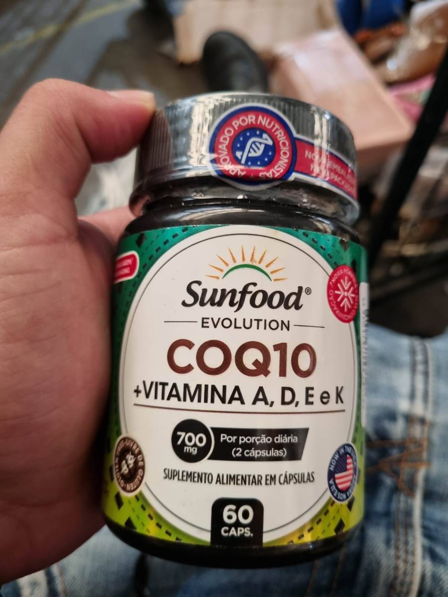Suplemento alimentar em cápsulas COQ10 com vitaminas A, D, E e K