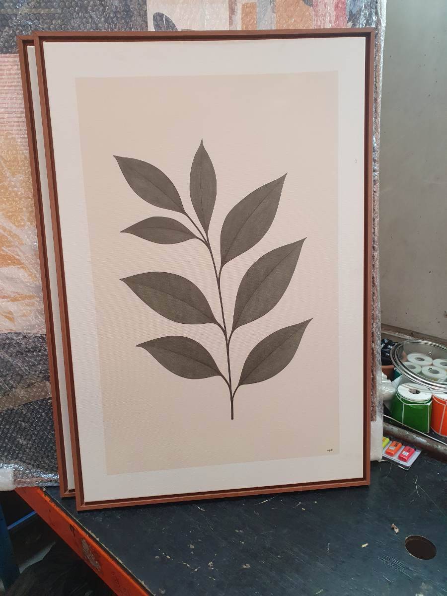 Quadro decorativo com desenho de folhas