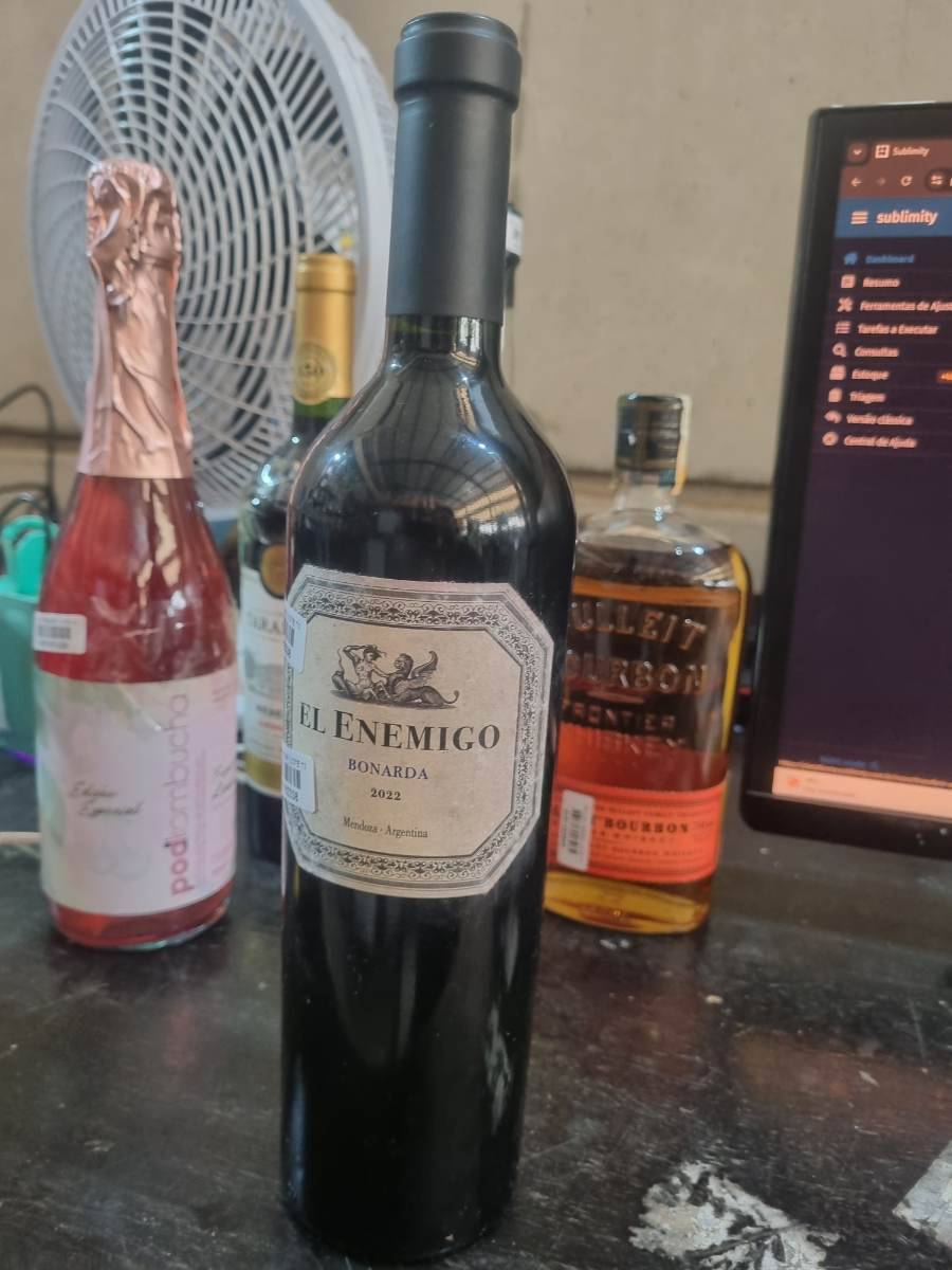 Vinho tinto El Enemigo Bonarda 2022