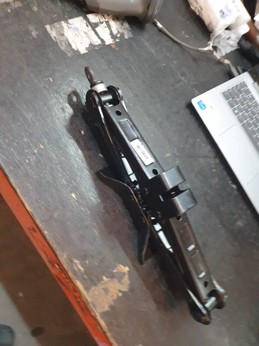 Macaco automotivo tipo tesoura