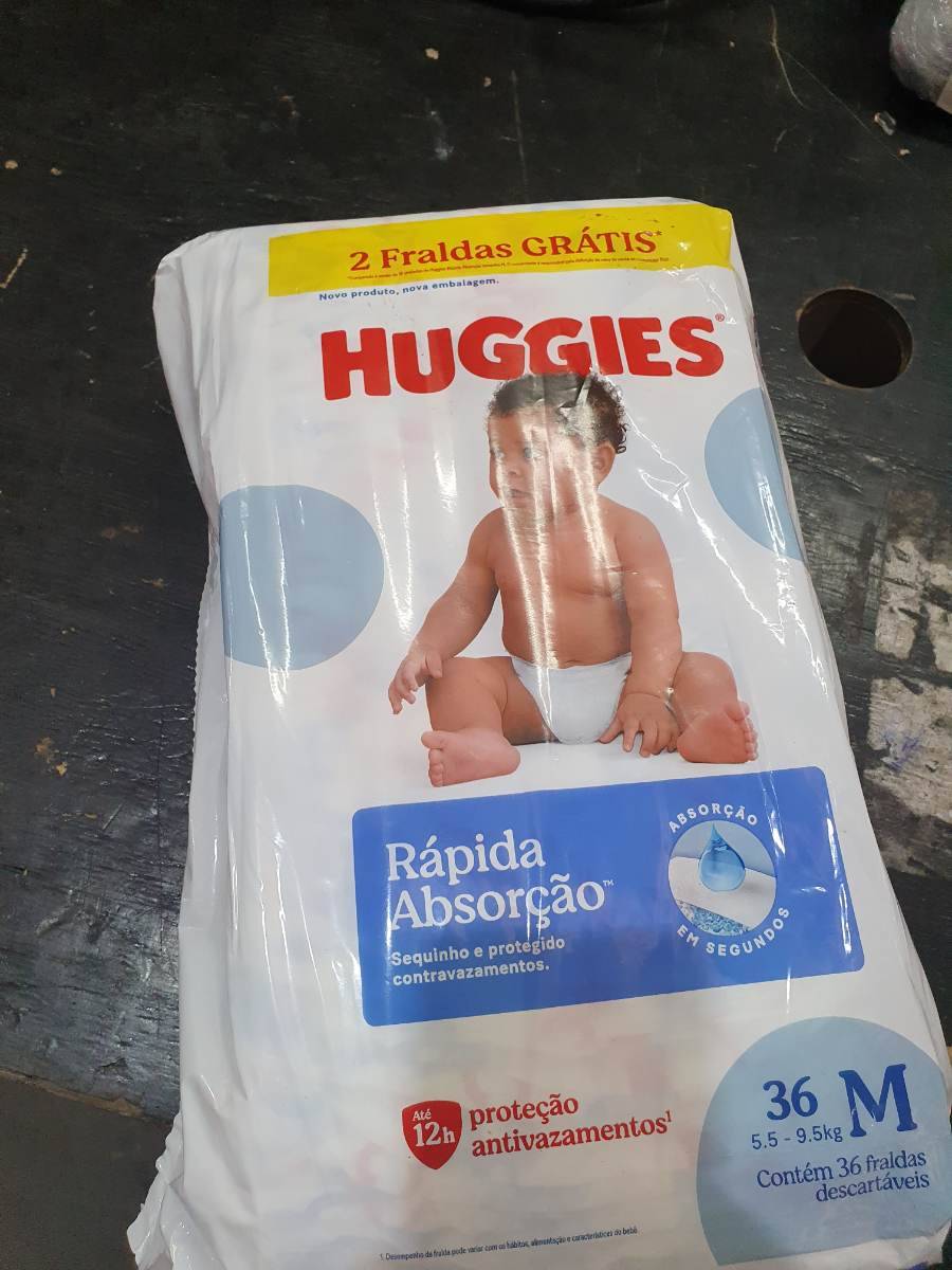 Fraldas descartáveis Huggies tamanho M