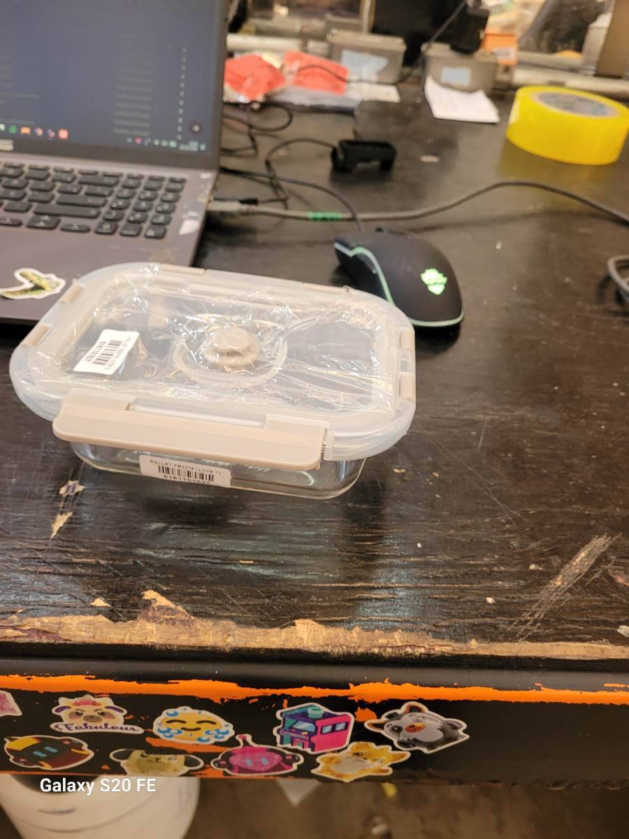 Pote de vidro com tampa plástica