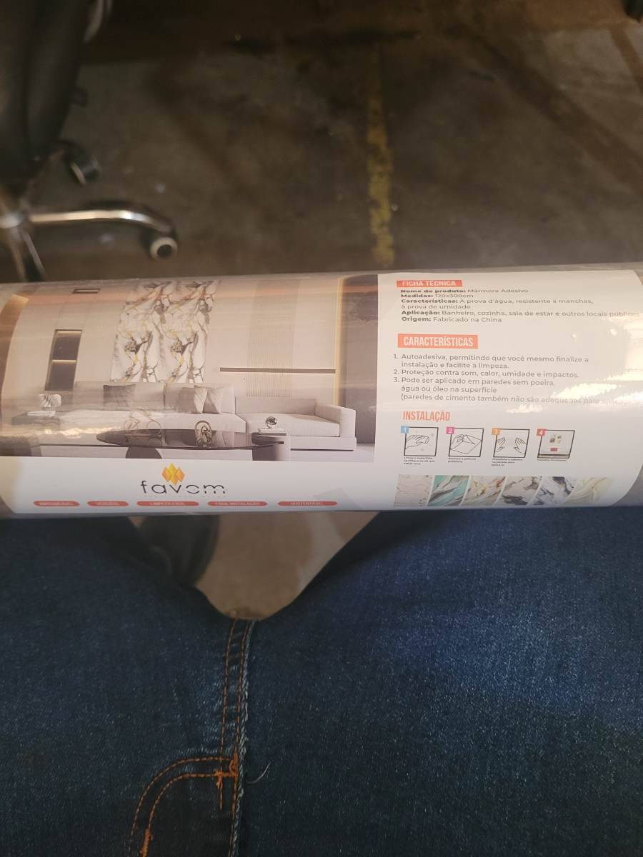 Papel de parede autoadesivo com estampa marmorizada