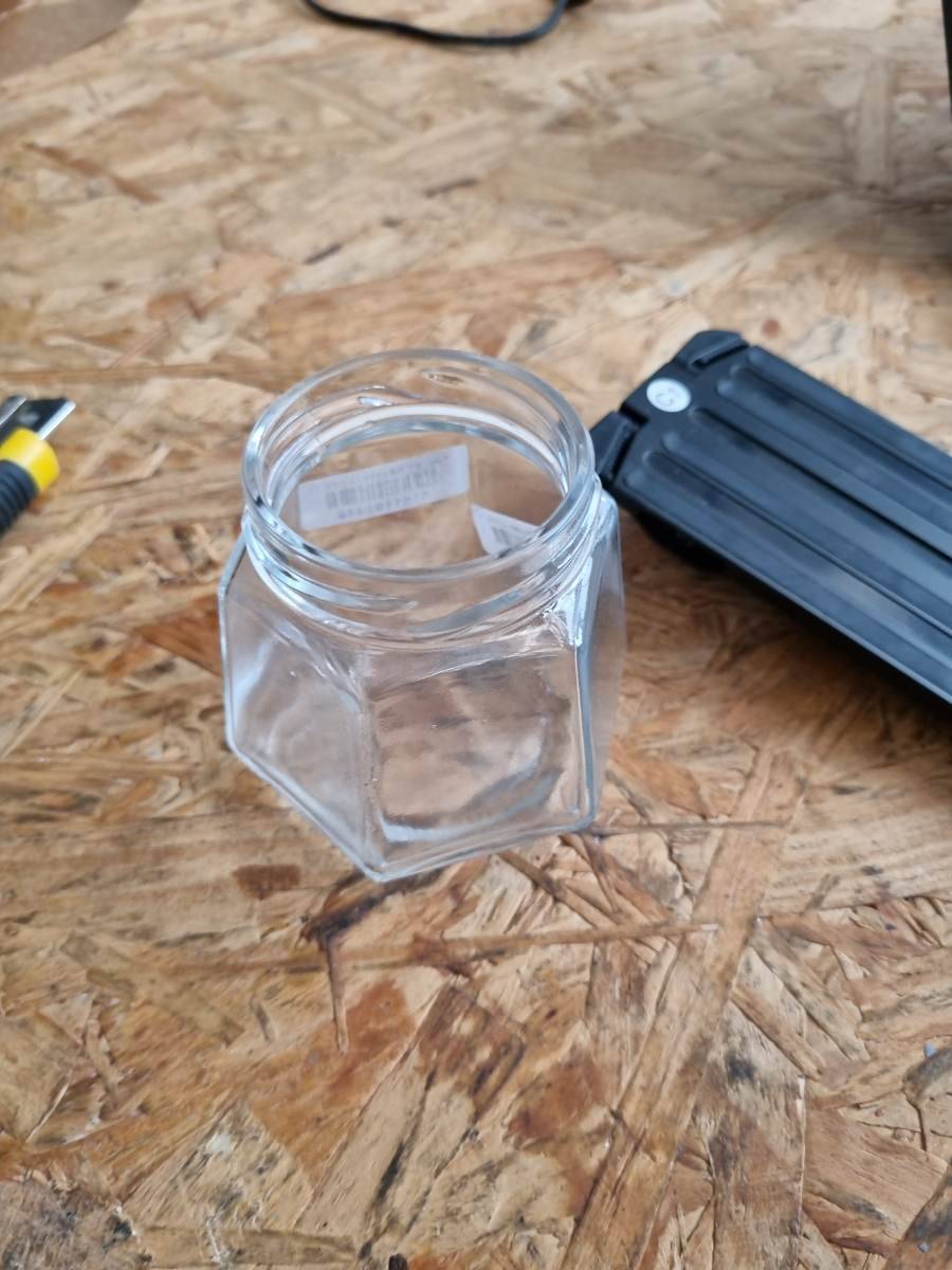 Pote de vidro hexagonal