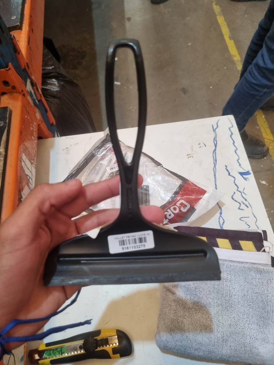 Raspador de vidro ou espelho