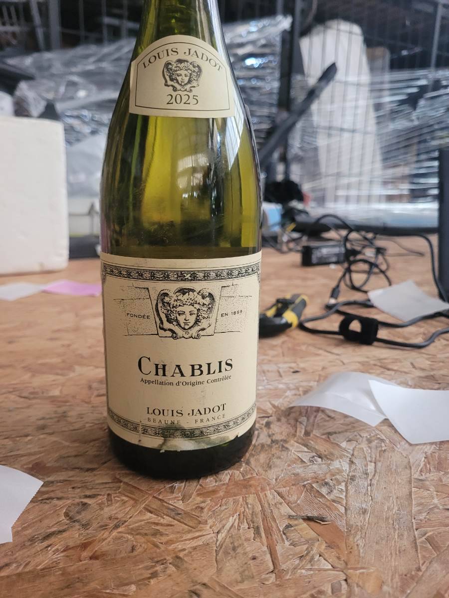 Vinho branco Chablis Louis Jadot