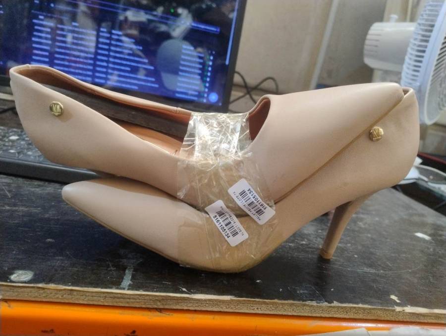 Sapato feminino de salto alto