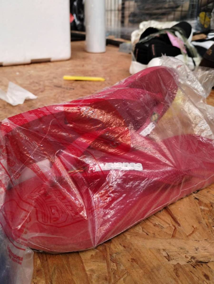 Chinelo vermelho