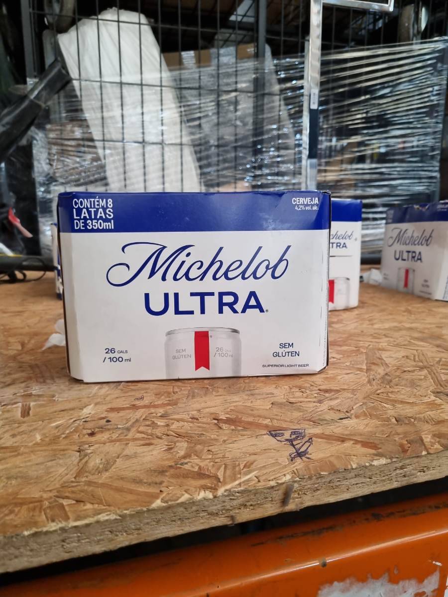 Cerveja Michelob Ultra em lata