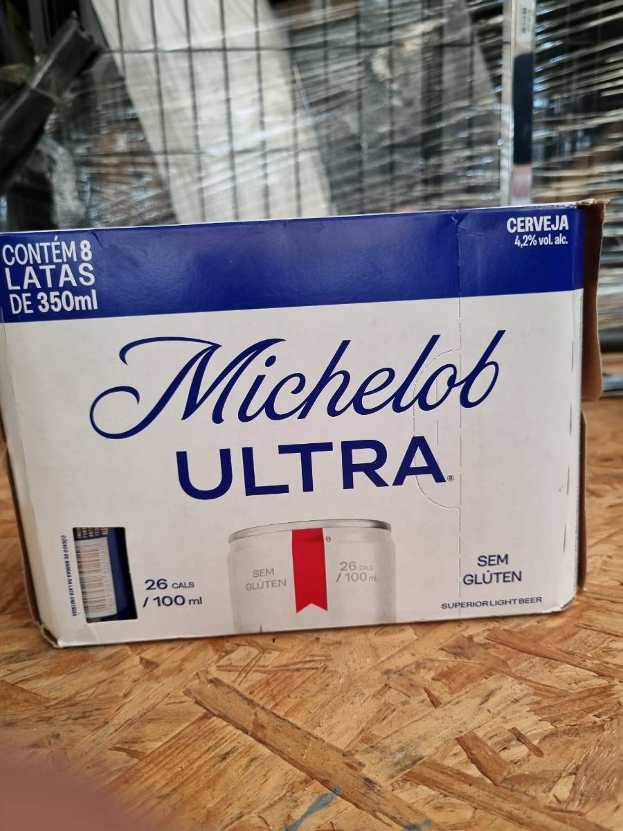 Cerveja Michelob Ultra em lata