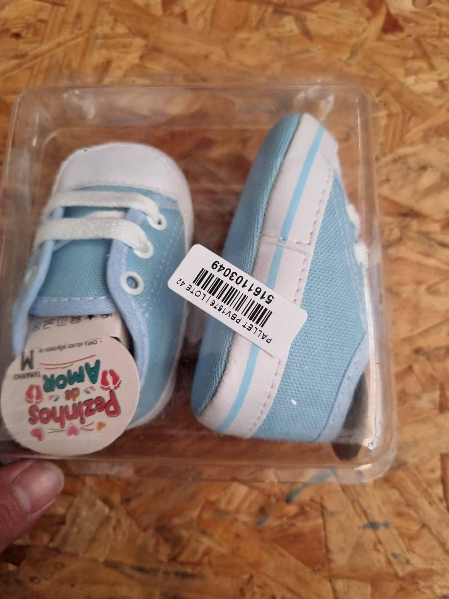 Tênis infantil azul claro