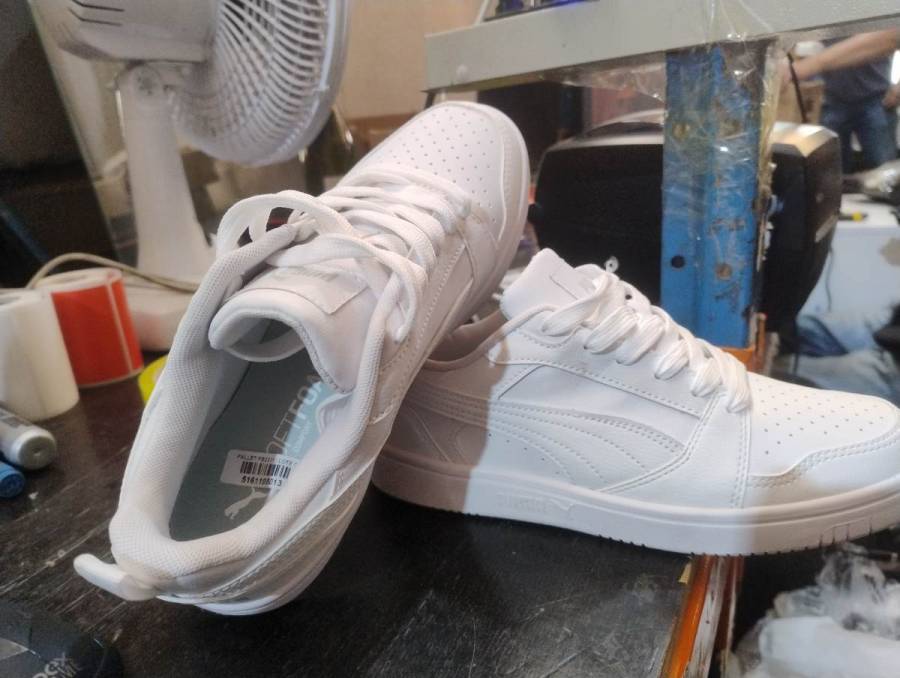 Tênis branco masculino