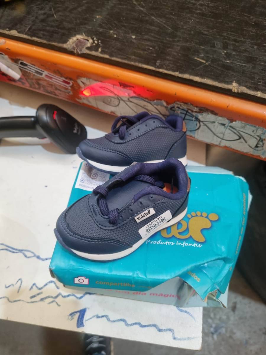 Tênis infantil azul marinho