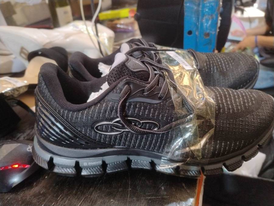 Tênis esportivo masculino preto