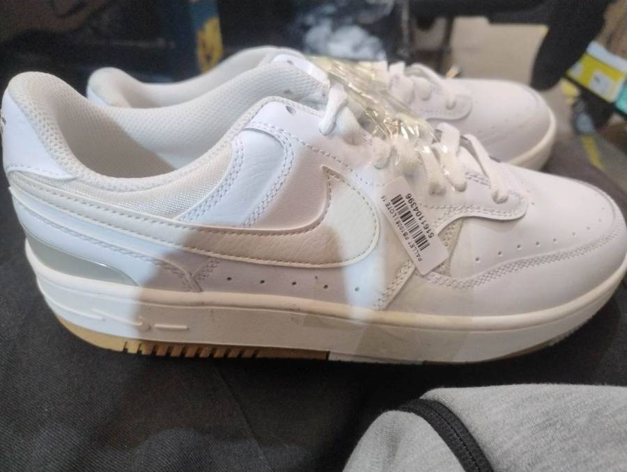 Tênis branco casual