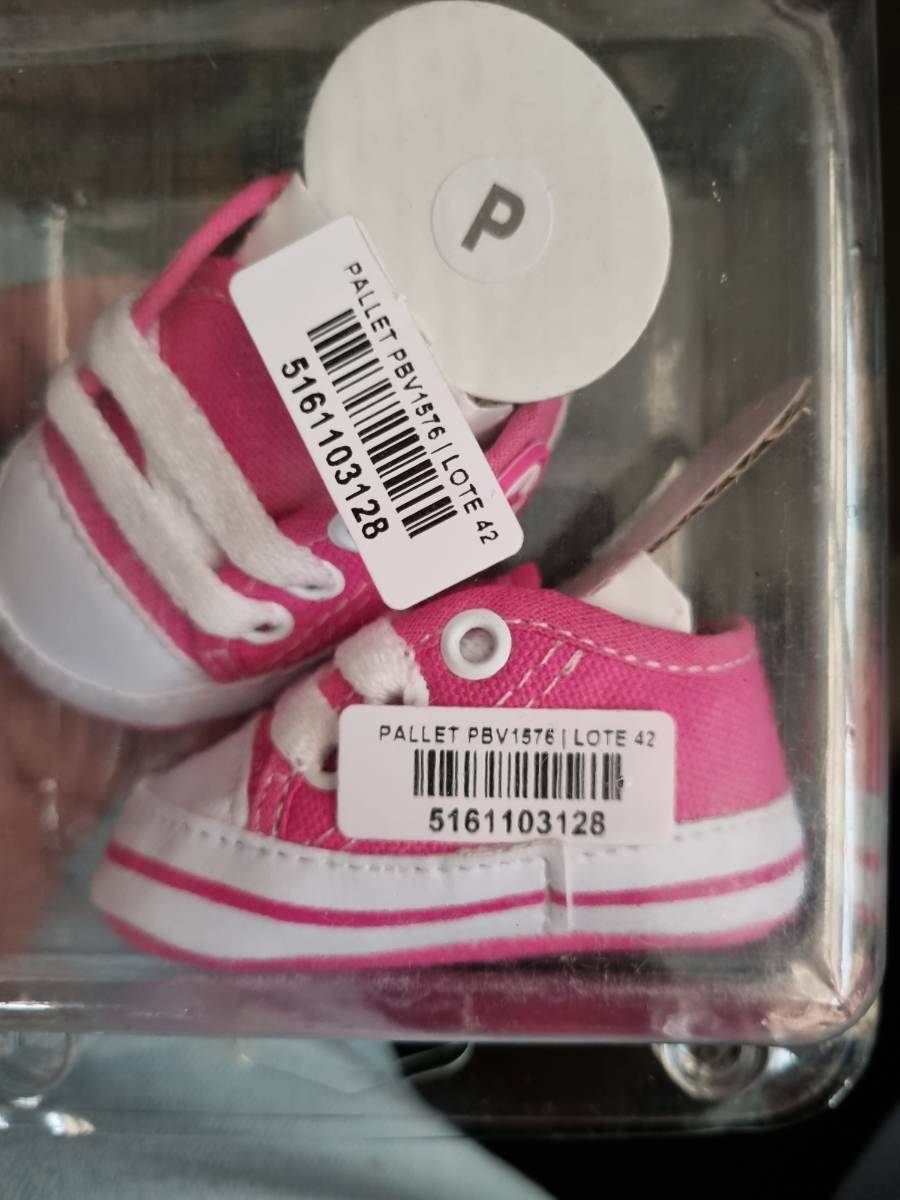 Tênis infantil rosa e branco