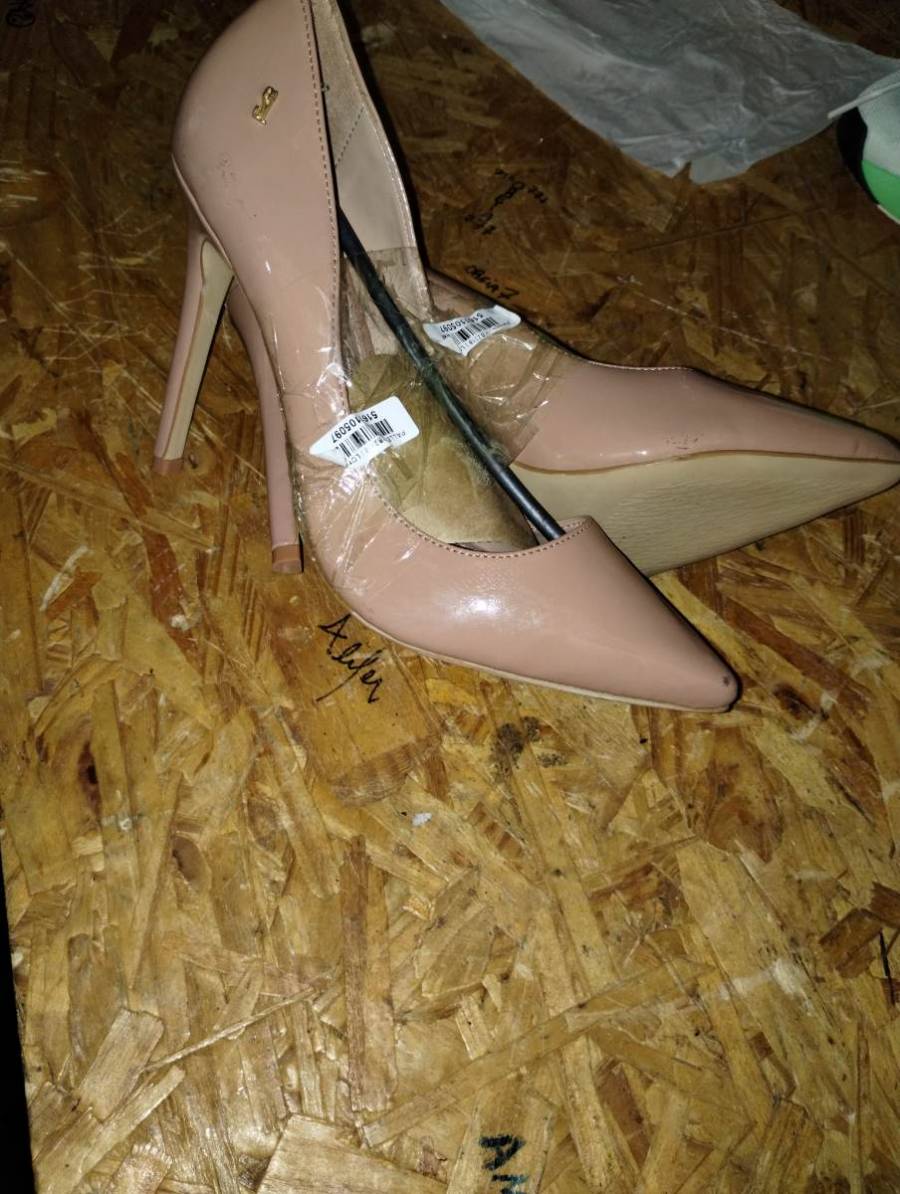 Sapato feminino de salto alto