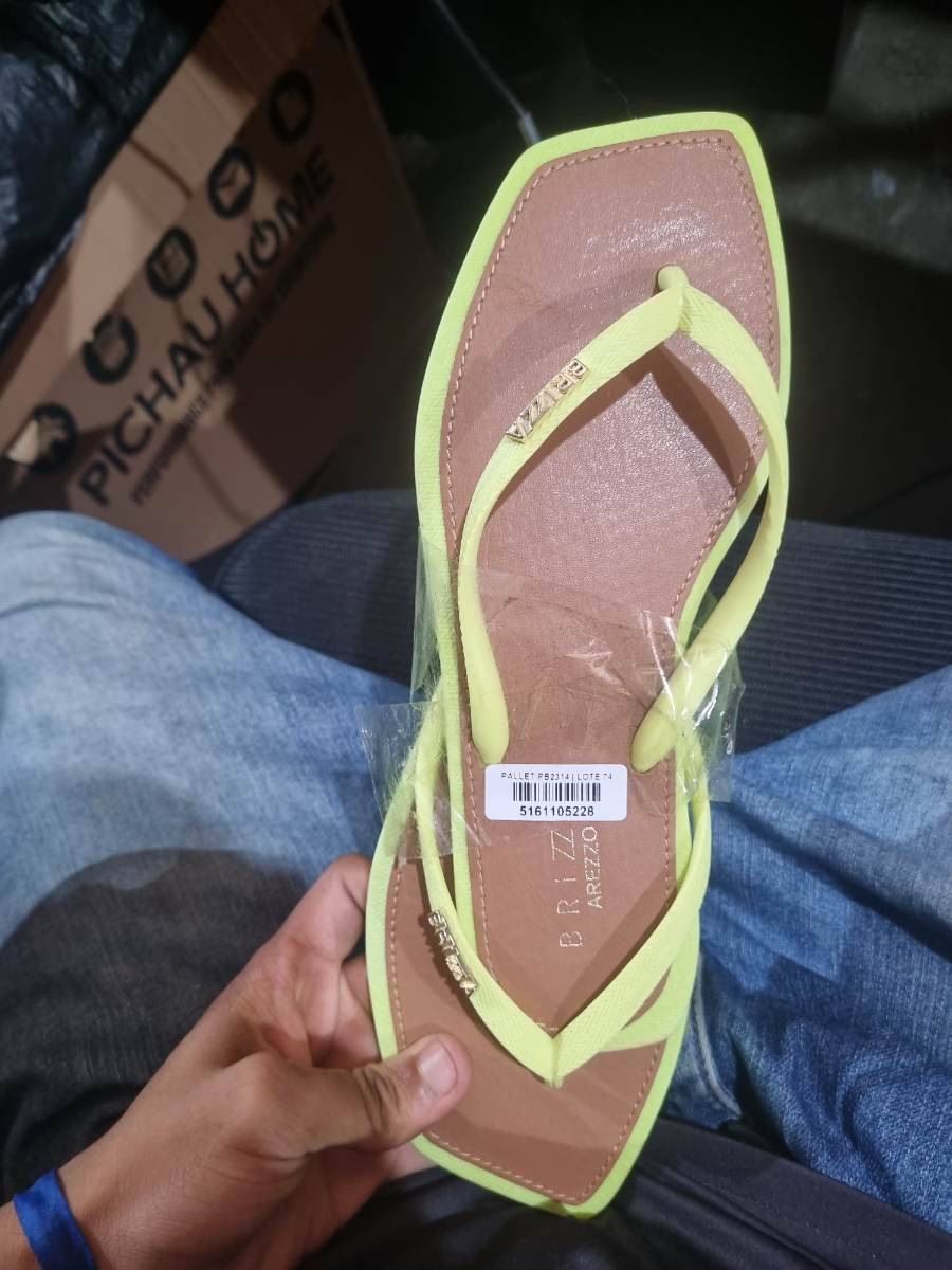 Chinelo feminino Arezzo Brizza